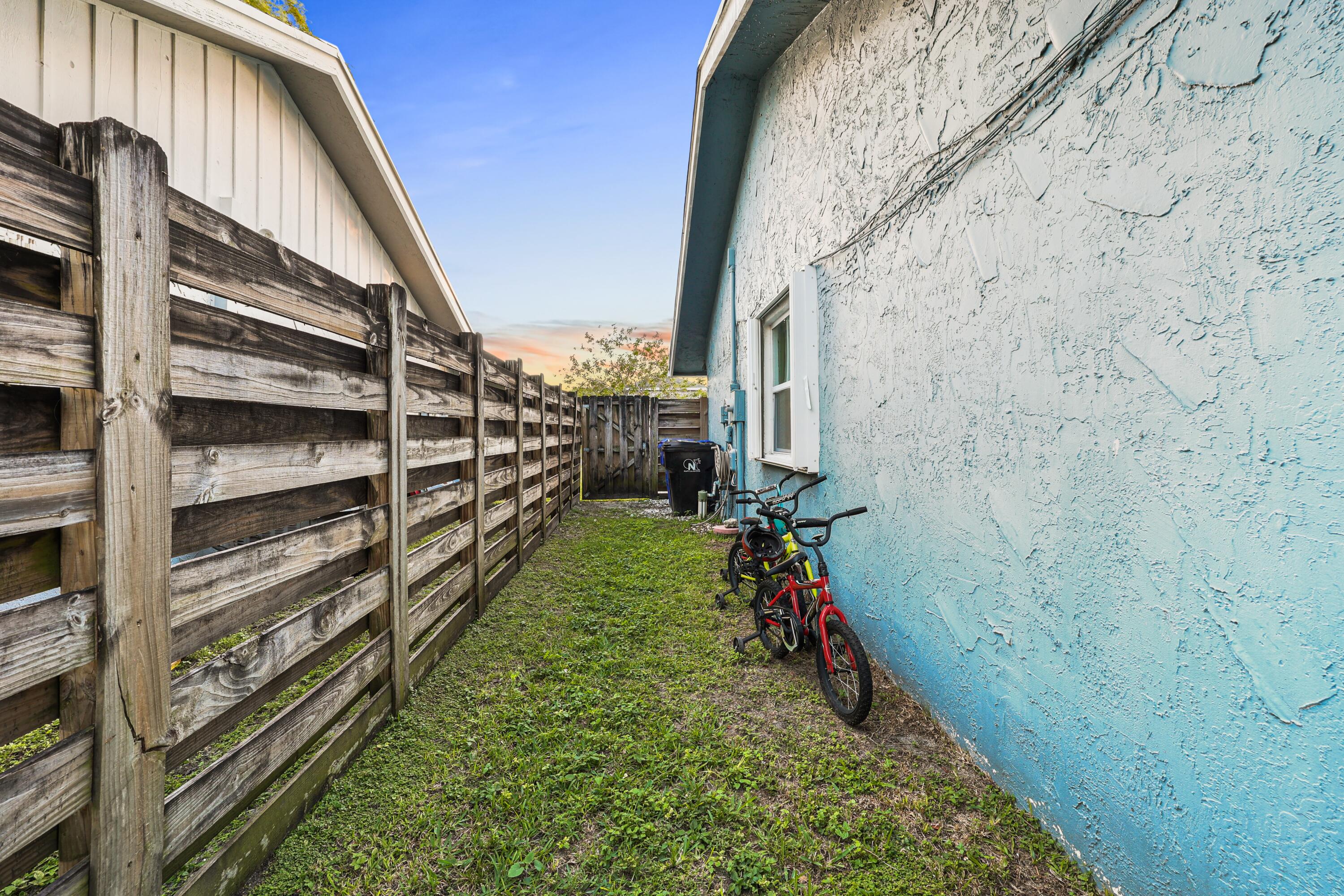 7527 Southwest 7th Street North Lauderdale, FL 33068 - Photo 34 of 34