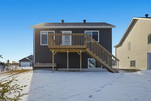 $319,900 | 2520 37th Avenue South, Moorhead, MN 56560