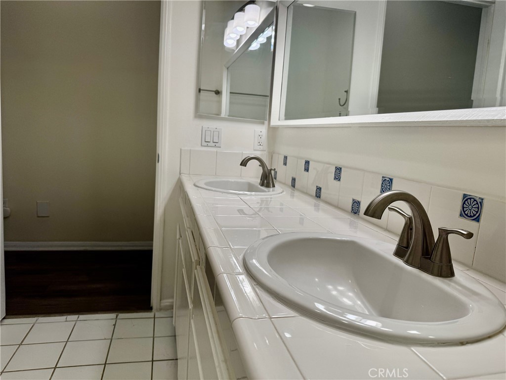 18930 Sherman Way, Unit 17 Reseda, CA 91335 - Photo 22 of 30