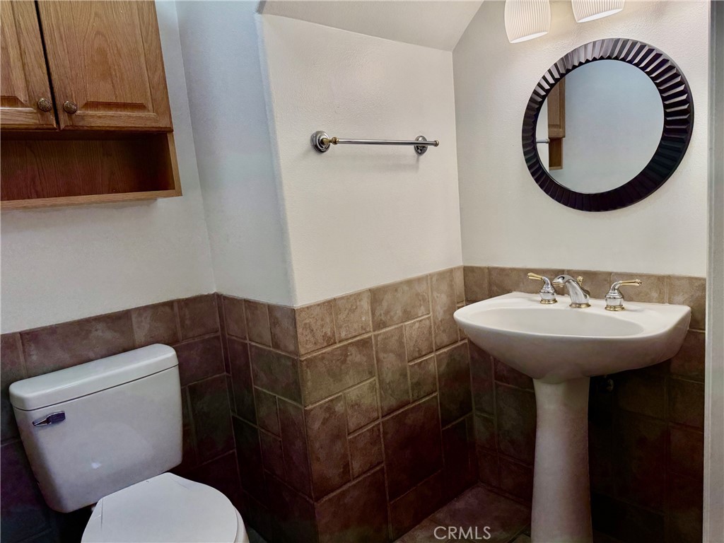 18930 Sherman Way, Unit 17 Reseda, CA 91335 - Photo 23 of 30