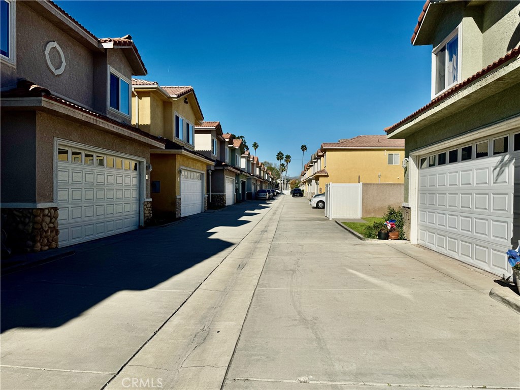 18930 Sherman Way, Unit 17 Reseda, CA 91335 - Photo 27 of 30