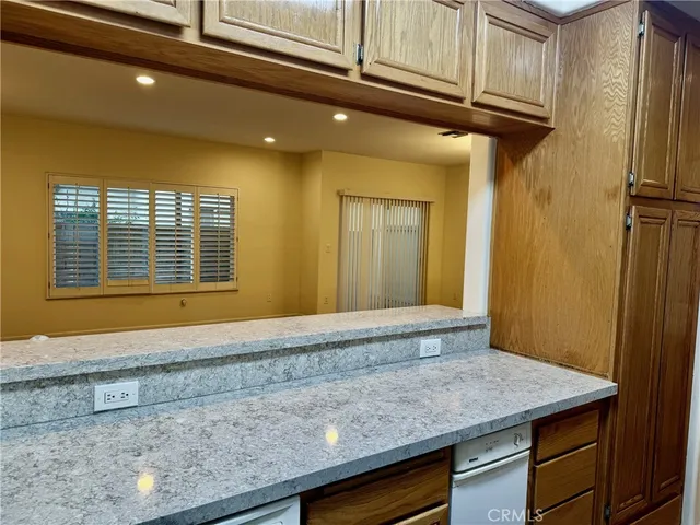 $4,100 | 18930 Sherman Way, Unit 17, Reseda, CA 91335