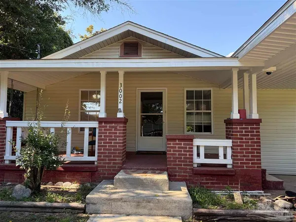 $1,395 | 3002 West Brainerd Street, Pensacola, FL 32505