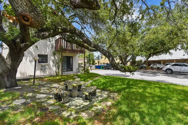 $1,695 | 8423 Seminole Boulevard, Unit 103, Seminole, FL 33772