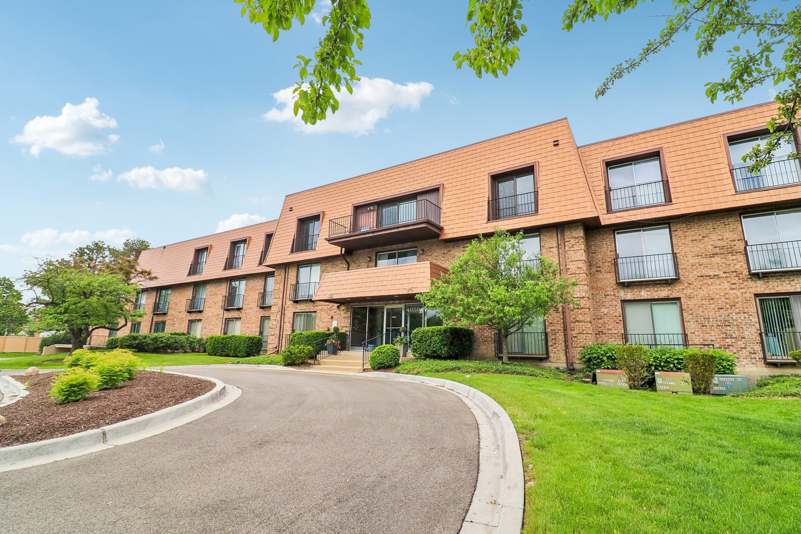 4050 Dundee Road, Unit 303 Northbrook, IL 60062 - Photo 35 of 38
