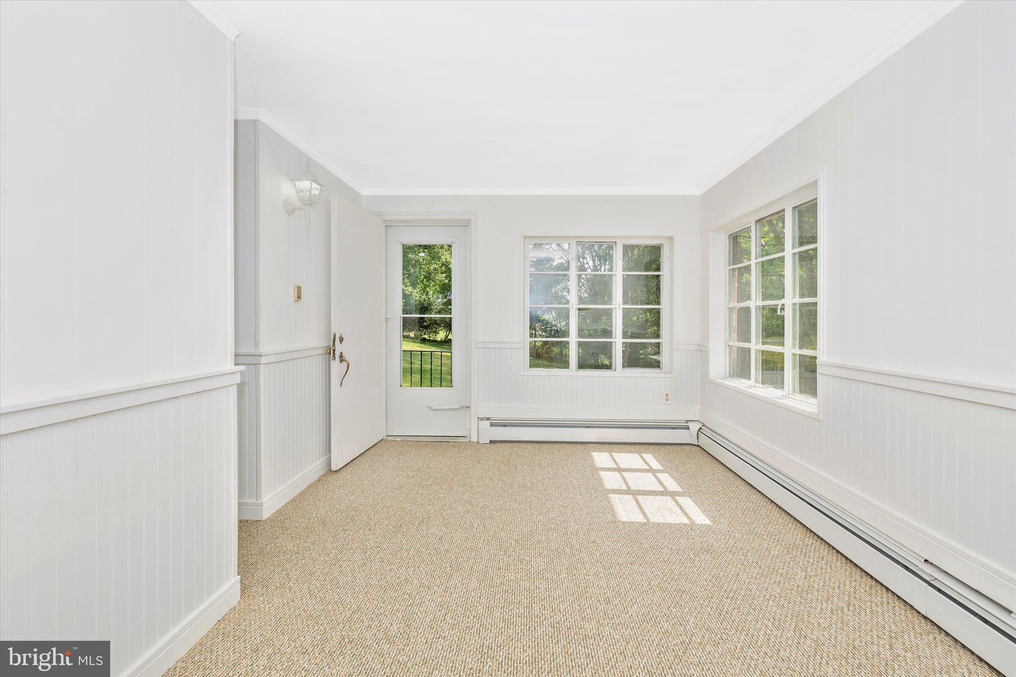 6023 Jefferson Boulevard Frederick, MD 21703 - Photo 32 of 66 Cottage #1 Living Room
