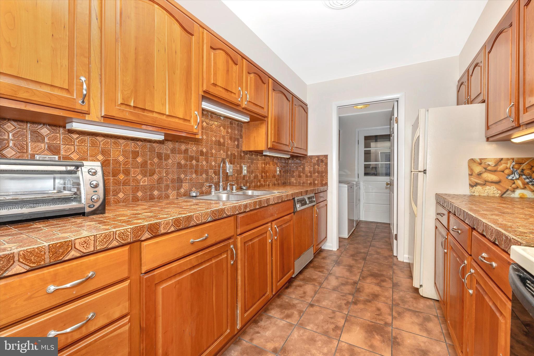 6023 Jefferson Boulevard Frederick, MD 21703 - Photo 10 of 66 Main House Kitchen