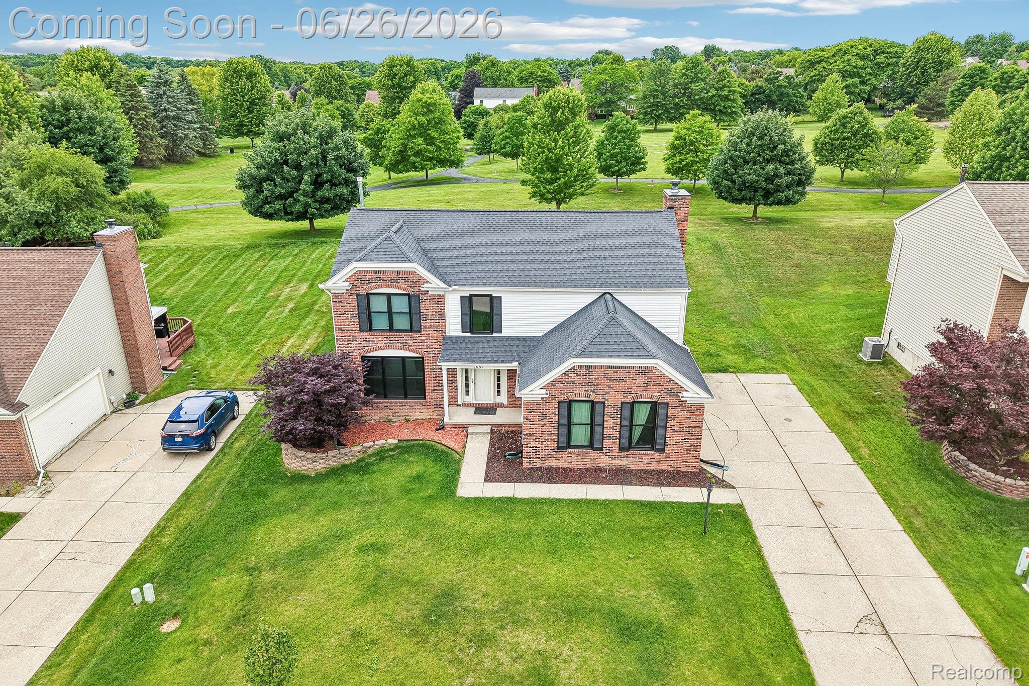 1687 Grandview Drive Rochester, MI 48306 - Photo 2 of 45 Backing up to North Fairview Farms Park