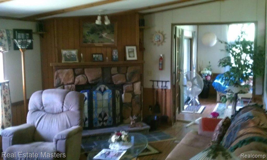 4600 Vincent Road North Street, MI 48049 - Photo 14 of 15 LIVING ROOM