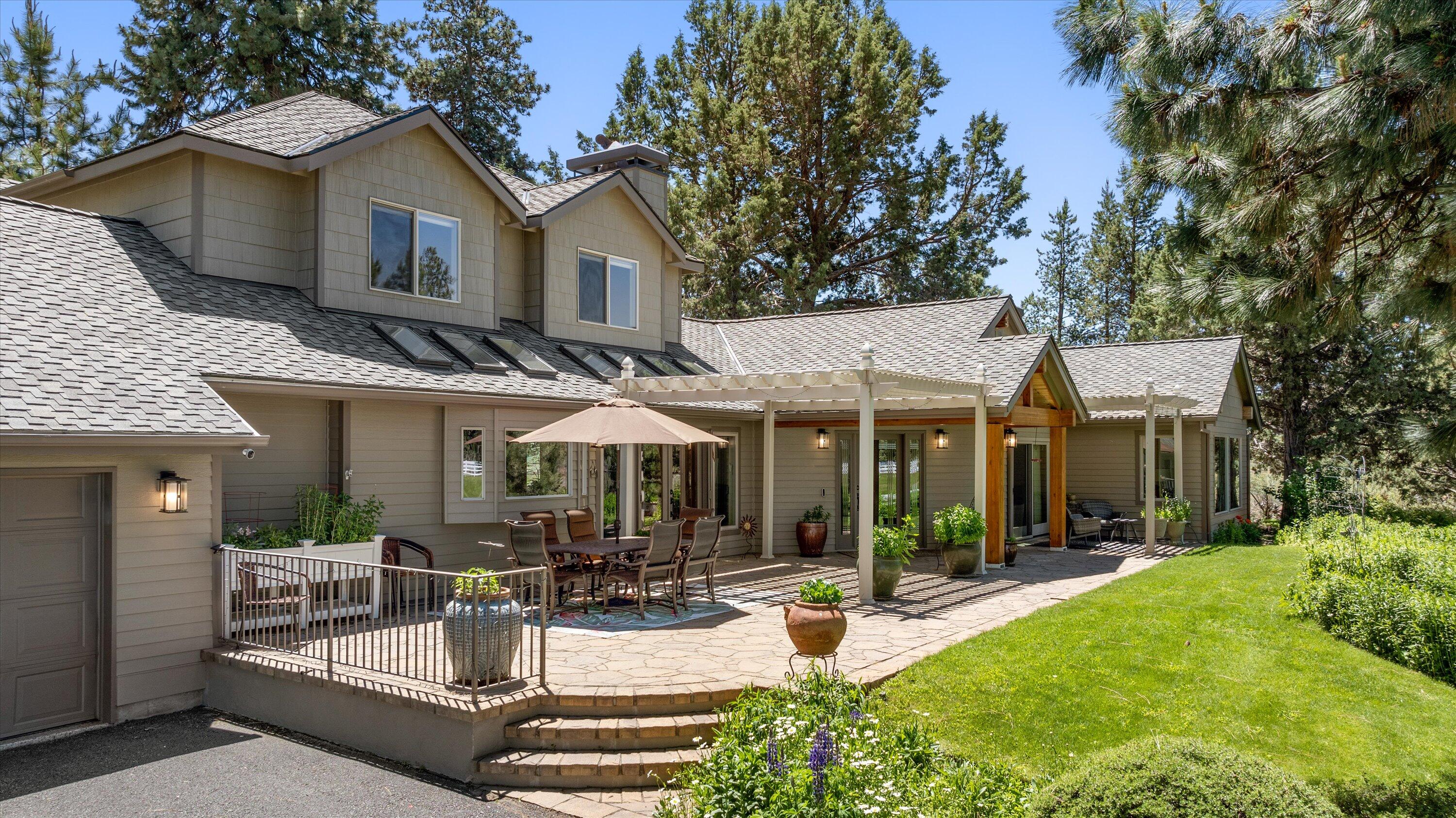 60604 Woodside Road Bend, OR 97702 - Photo 1 of 99 03-JILLROSELL-2