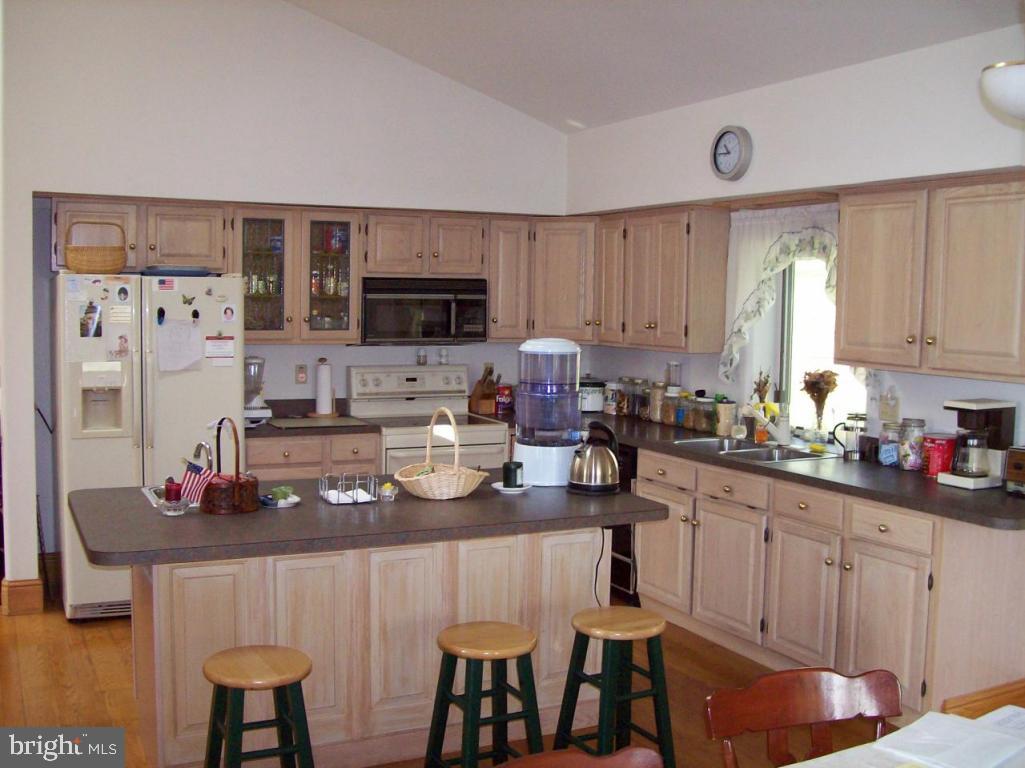 320 Ridge Avenue Ephrata, PA 17522 - Photo 3 of 11 Gallery Image 3