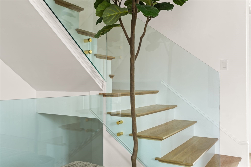 100 Bennington Street, Unit PH4A Boston, MA 02128 - Photo 21 of 41 a view of entryway