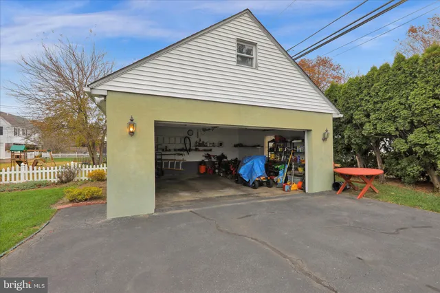 a view of a storage & utility room