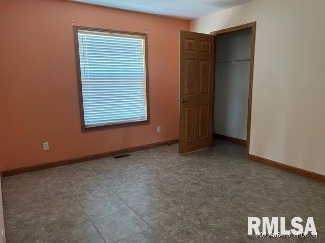 20407 Ewing Road Ewing, IL 62836 - Photo 4 of 13