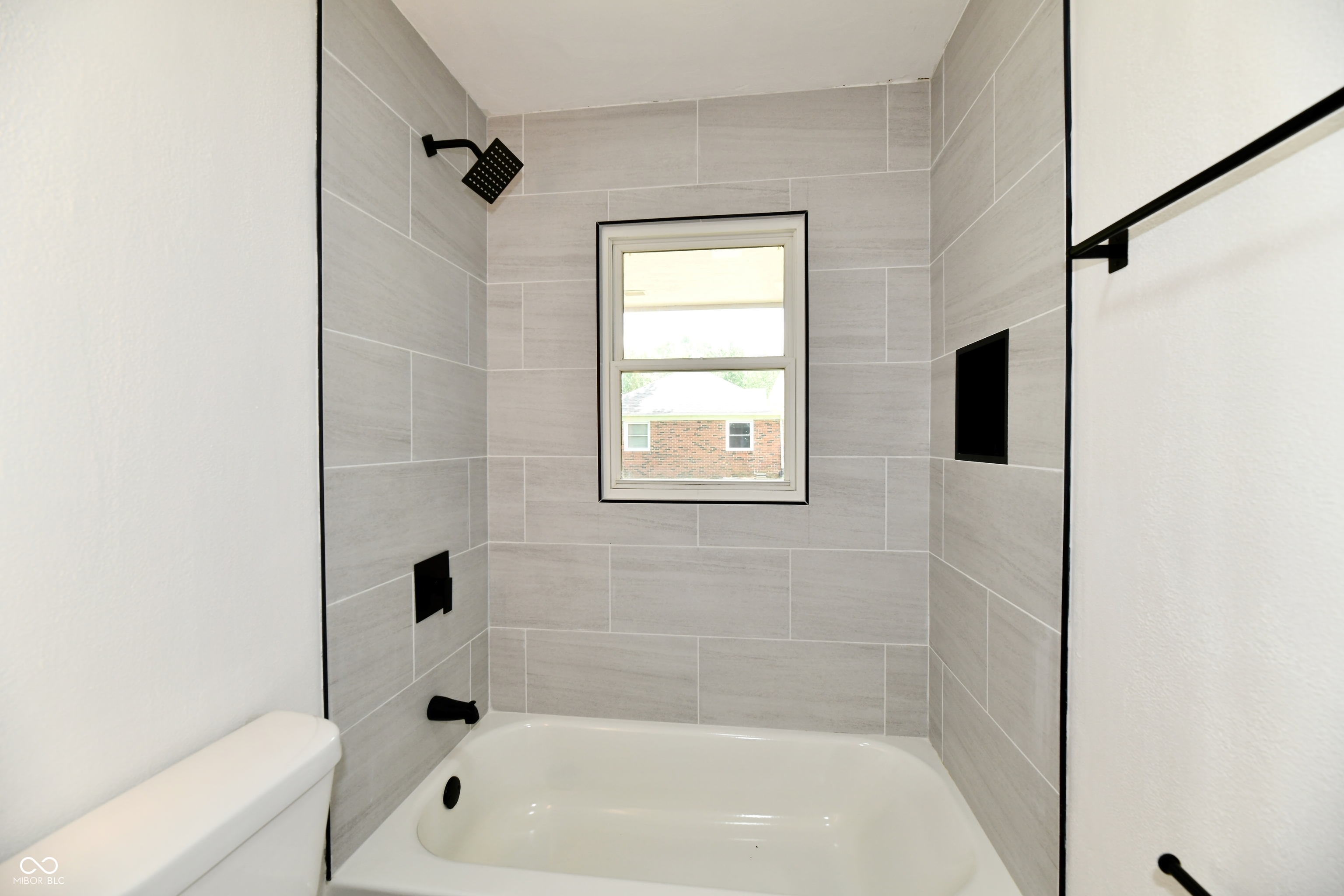 1005 Cardinal Way Anderson, IN 46011 - Photo 30 of 32