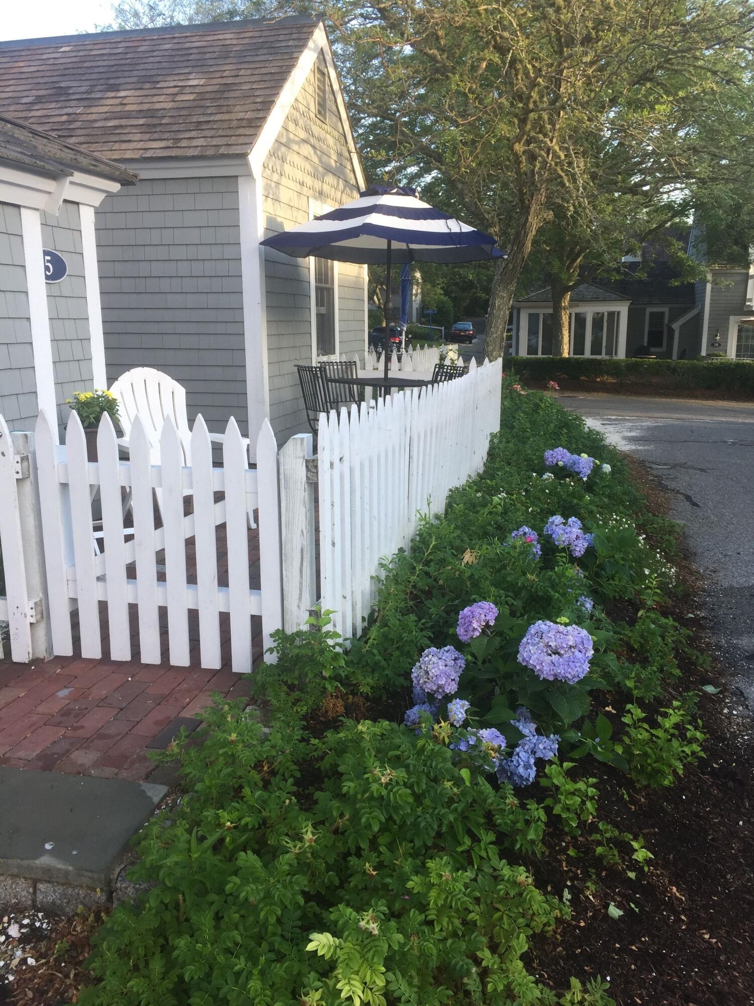 5 Milestone Way Mashpee, MA 02649 - Photo 3 of 40 IMG_1626