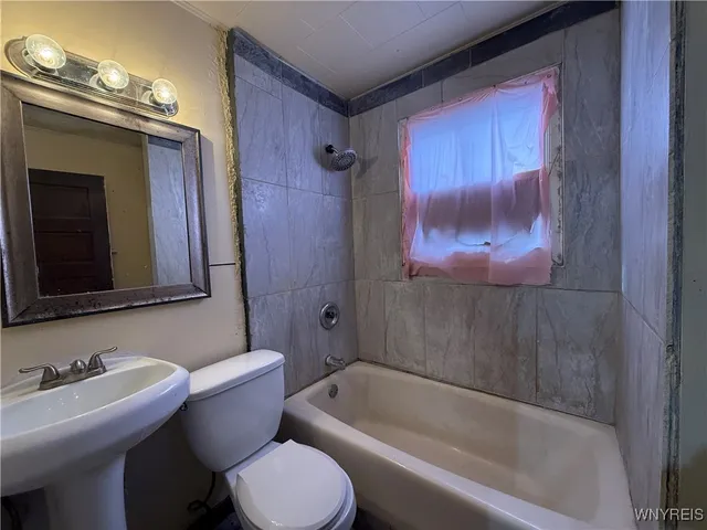 $159,900 | 165 Folger Street, Buffalo, NY 14220