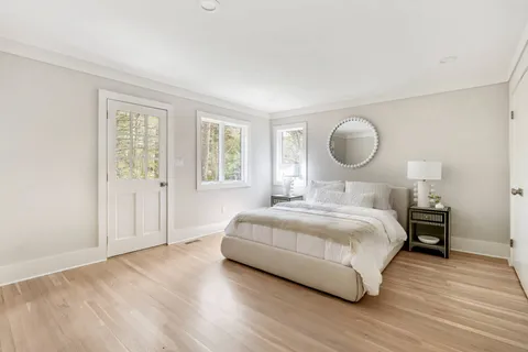 $3,495,000 | 25 White Oak Lane, Southampton, NY 11968