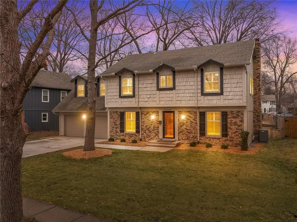 $525,000 | 9810 West 100th Terrace, Overland Park, KS 66212