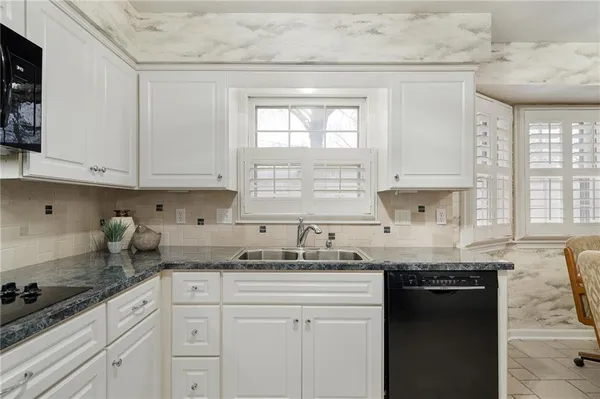 $499,000 | 9810 West 100th Terrace, Overland Park, KS 66212