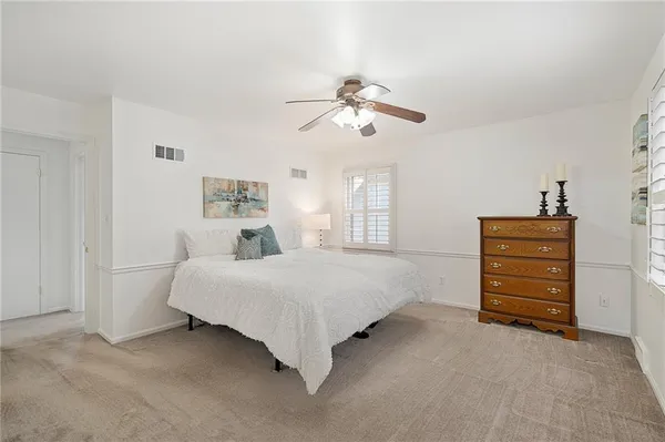 $499,000 | 9810 West 100th Terrace, Overland Park, KS 66212