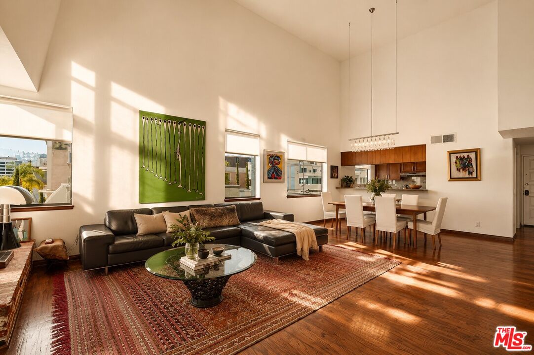 432 South Hamel Road, Unit 303 Los Angeles, CA 90048 - Photo 4 of 26