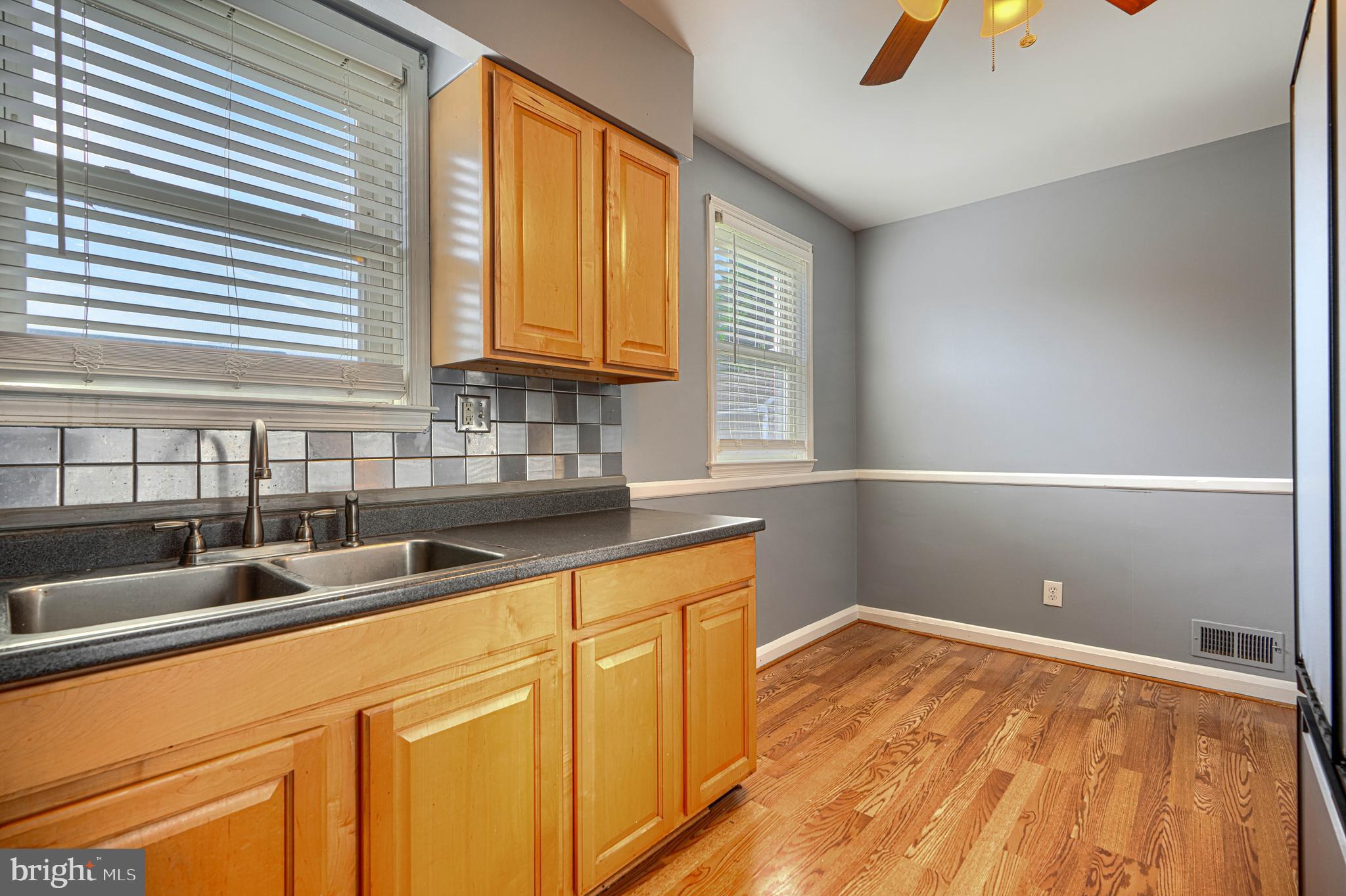 400 Celeste Avenue Baltimore, MD 21221 - Photo 11 of 37