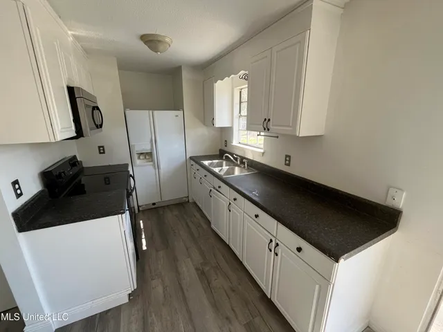 $1,300 | 1501 Timber Lane Road, Gautier, MS 39553