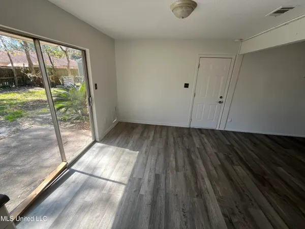 $1,250 | 1501 Timber Lane Road, Gautier, MS 39553