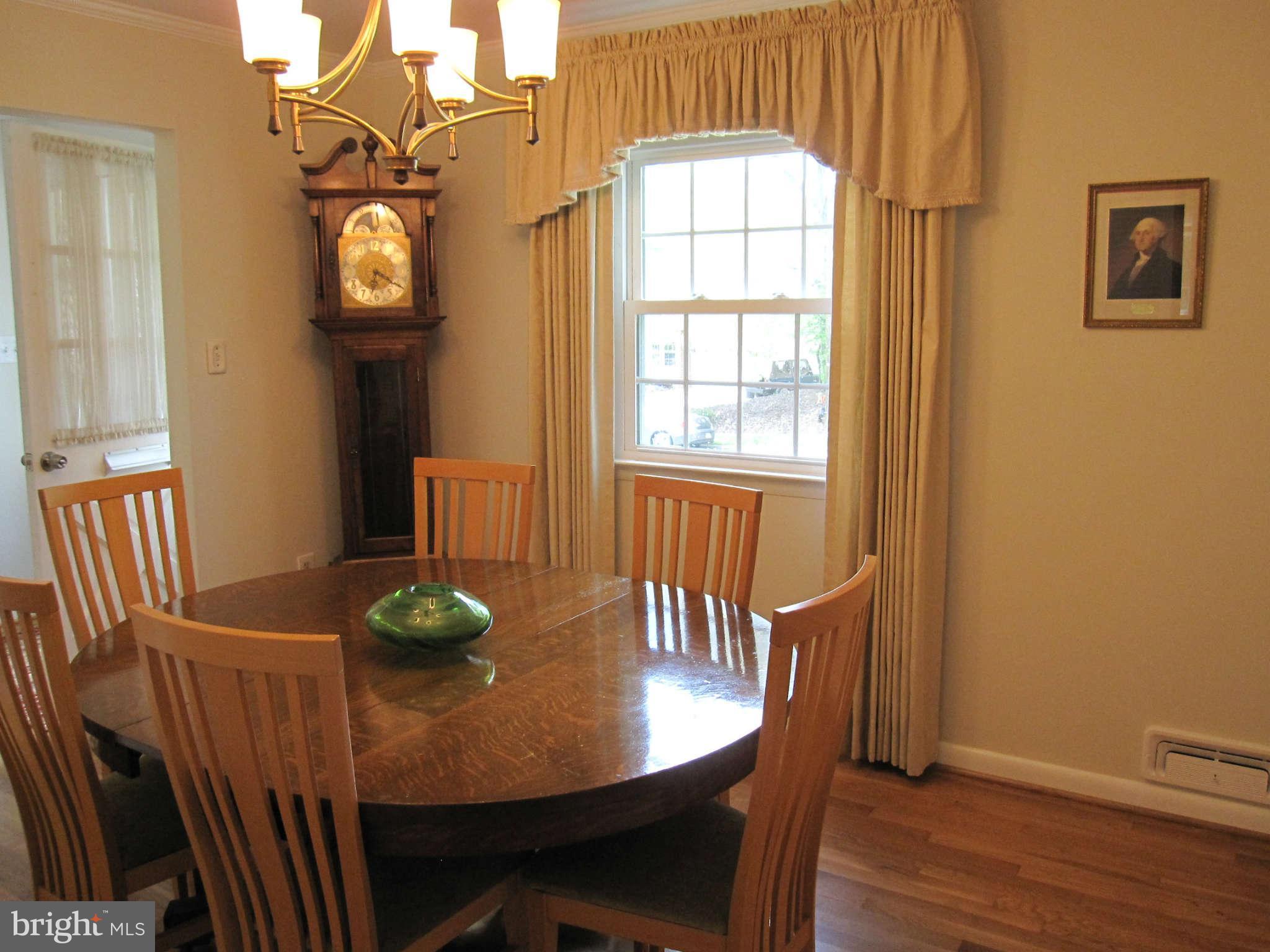 8722 Waterford Road Alexandria, VA 22308 - Photo 14 of 24 Dining Room