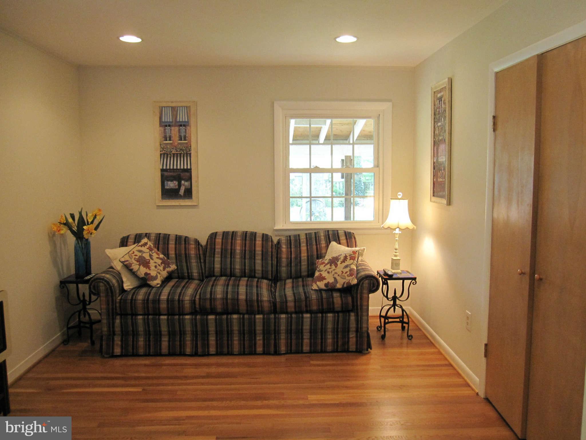 8722 Waterford Road Alexandria, VA 22308 - Photo 8 of 24 Family Room