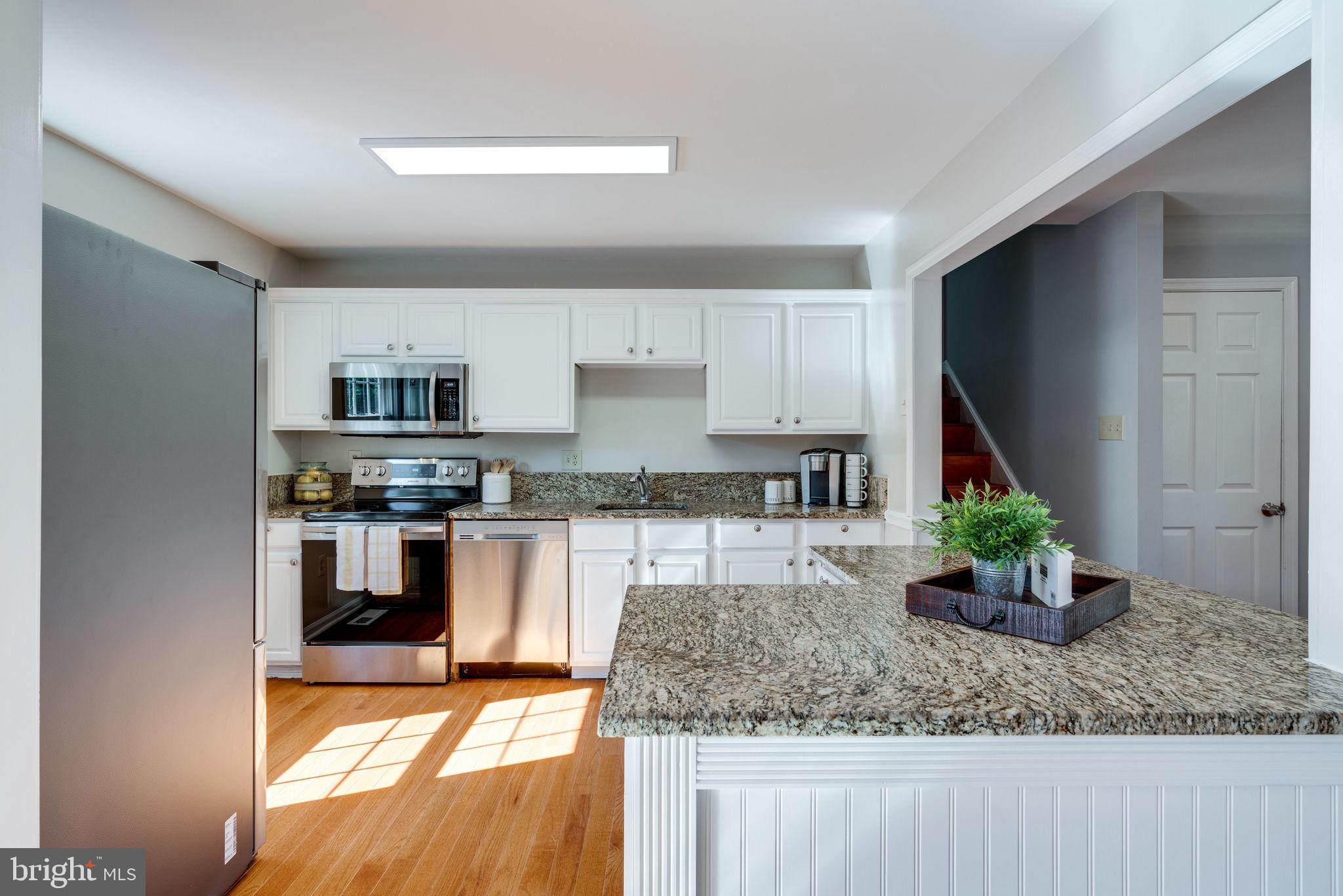 7107 Villa Park Road Springfield, VA 22150 - Photo 10 of 37 Kitchen