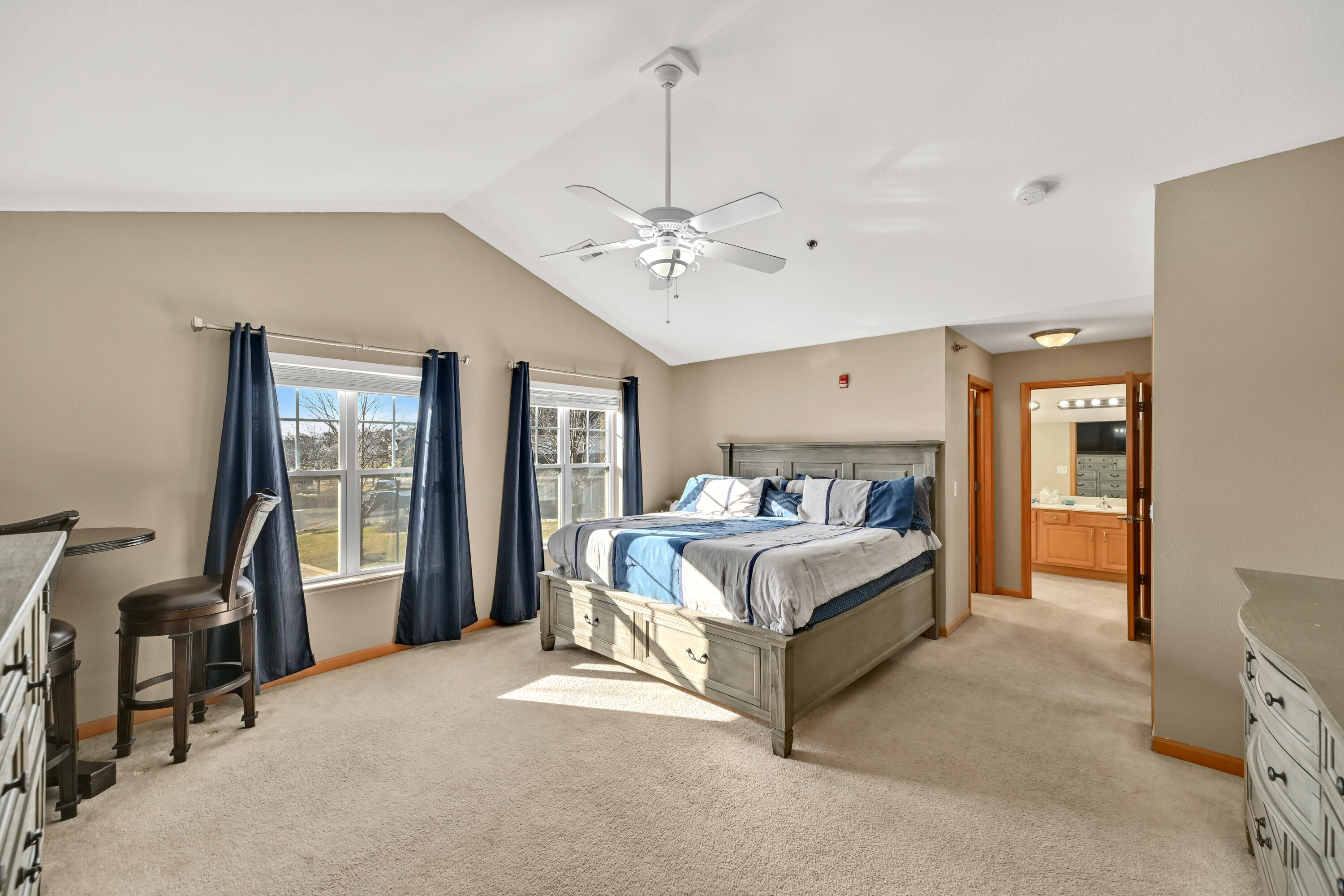 12248 West Virginia Circle, Unit 7 Franklin, WI 53132 - Photo 16 of 28 Primary Bedroom w/ensuite