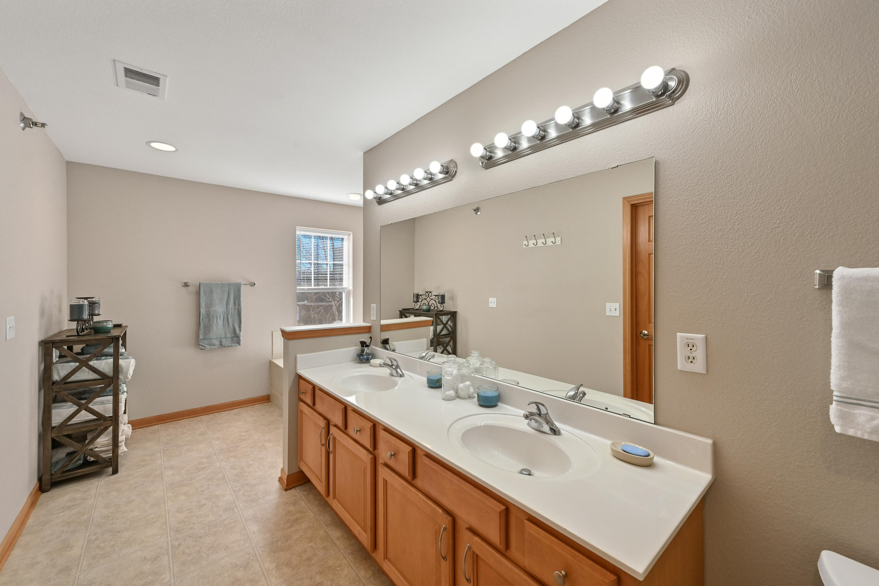 12248 West Virginia Circle, Unit 7 Franklin, WI 53132 - Photo 21 of 28 Double Sink Vanity