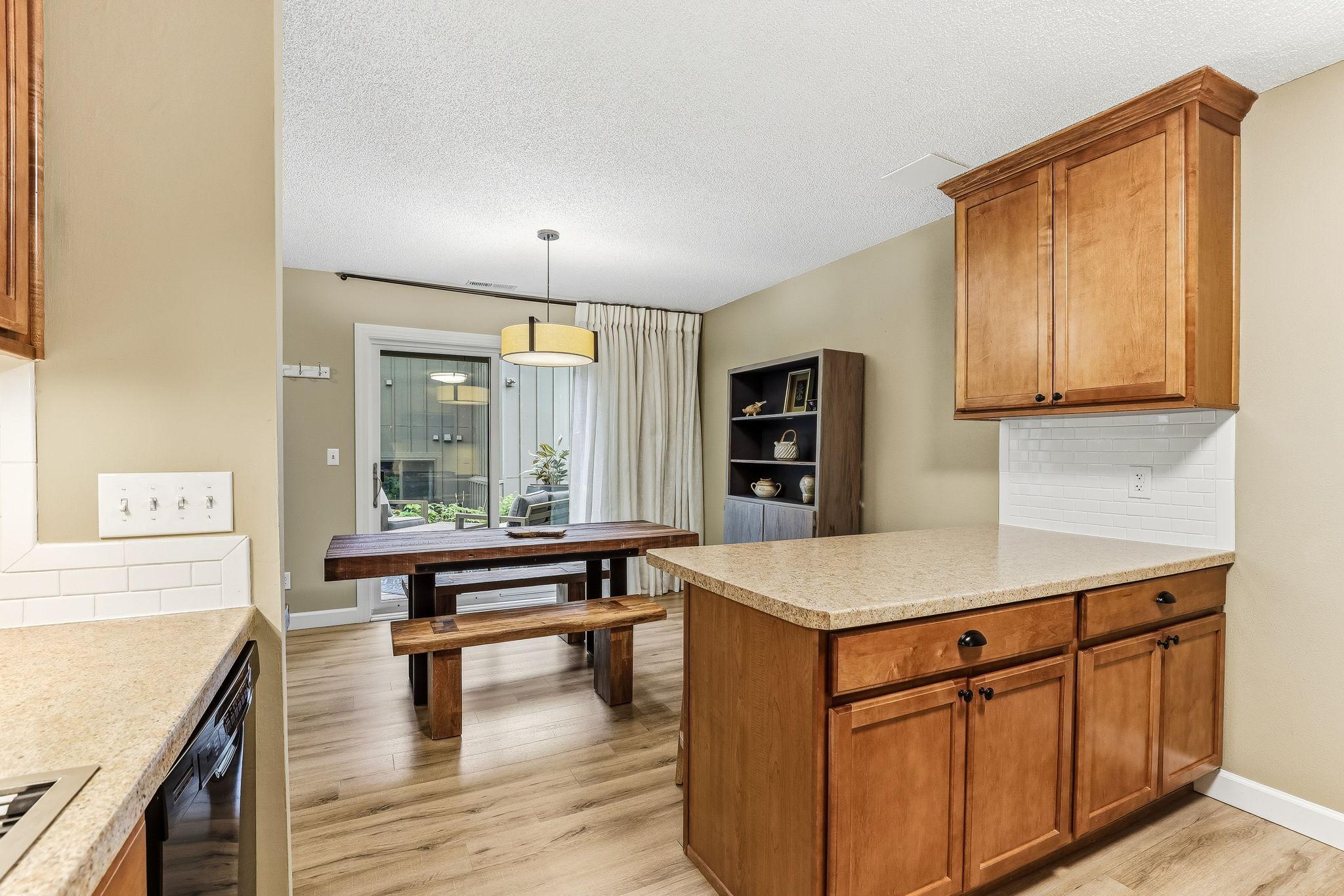 8970 Neill Lake Road Eden Prairie, MN 55347 - Photo 15 of 37
