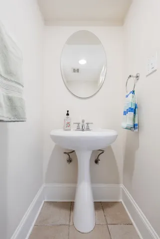 $439,000 | 19W019 Ave Barbizon, Oak Brook, IL 60523