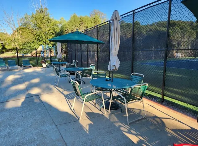 $439,000 | 19W019 Ave Barbizon, Oak Brook, IL 60523