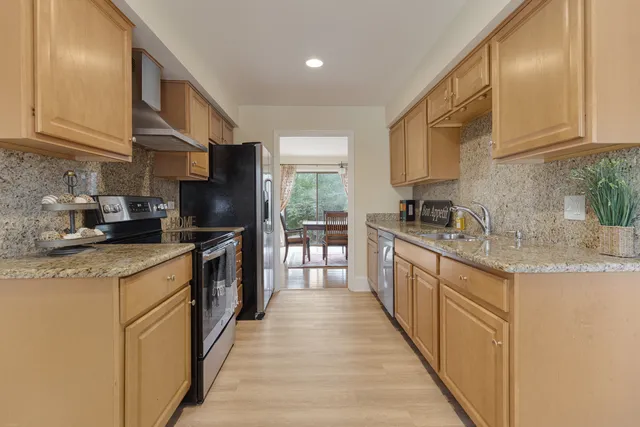 $439,000 | 19W019 Ave Barbizon, Oak Brook, IL 60523