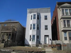 $1,545 | 290 Saratoga Street, Unit 3, Cohoes, NY 12047