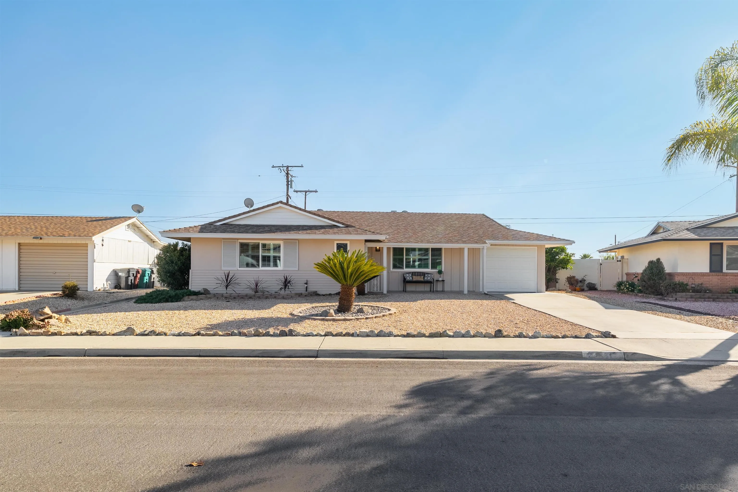 27431 El Rancho Road Menifee, CA 92586 - Photo 3 of 39 a house with a outdoor space
