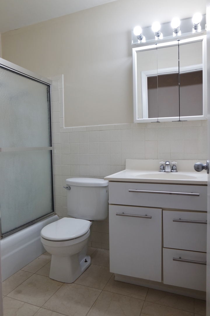 10369 Dearlove Road, Unit 2F Glenview, IL 60025 - Photo 14 of 19