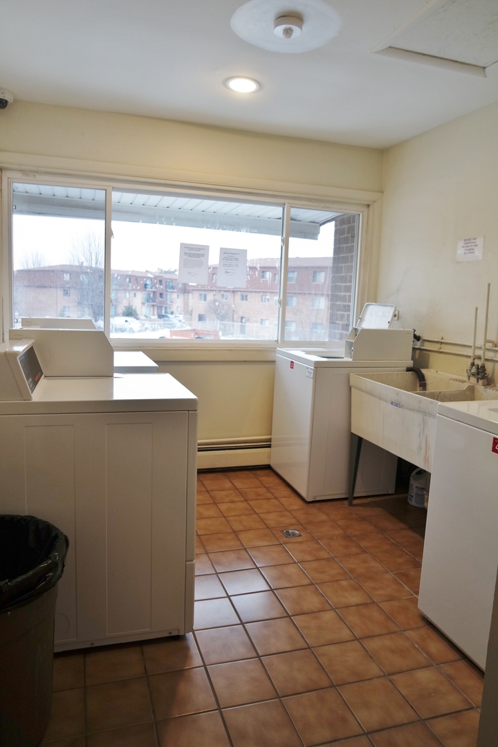 10369 Dearlove Road, Unit 2F Glenview, IL 60025 - Photo 16 of 19