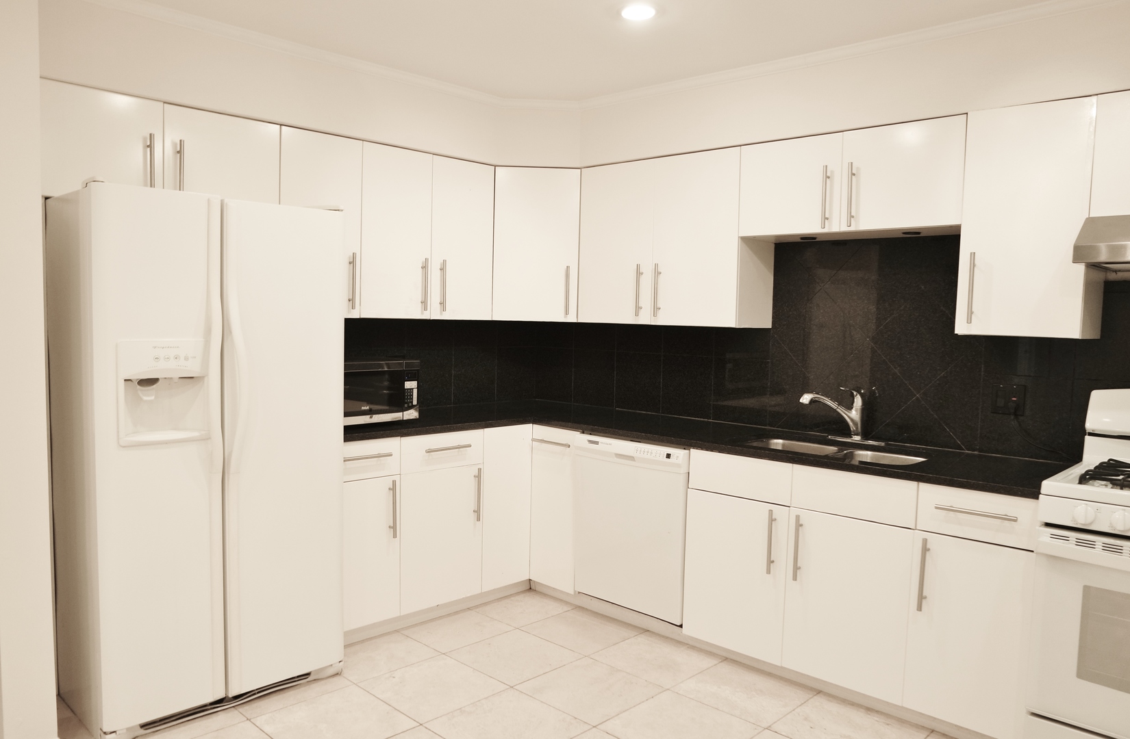 10369 Dearlove Road, Unit 2F Glenview, IL 60025 - Photo 6 of 19