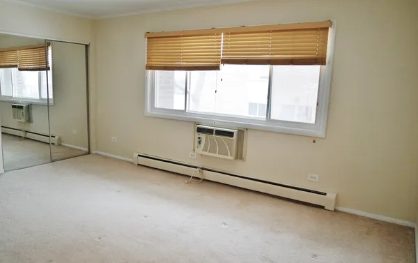 $2,100 | 10369 Dearlove Road, Unit 2F, Glenview, IL 60025