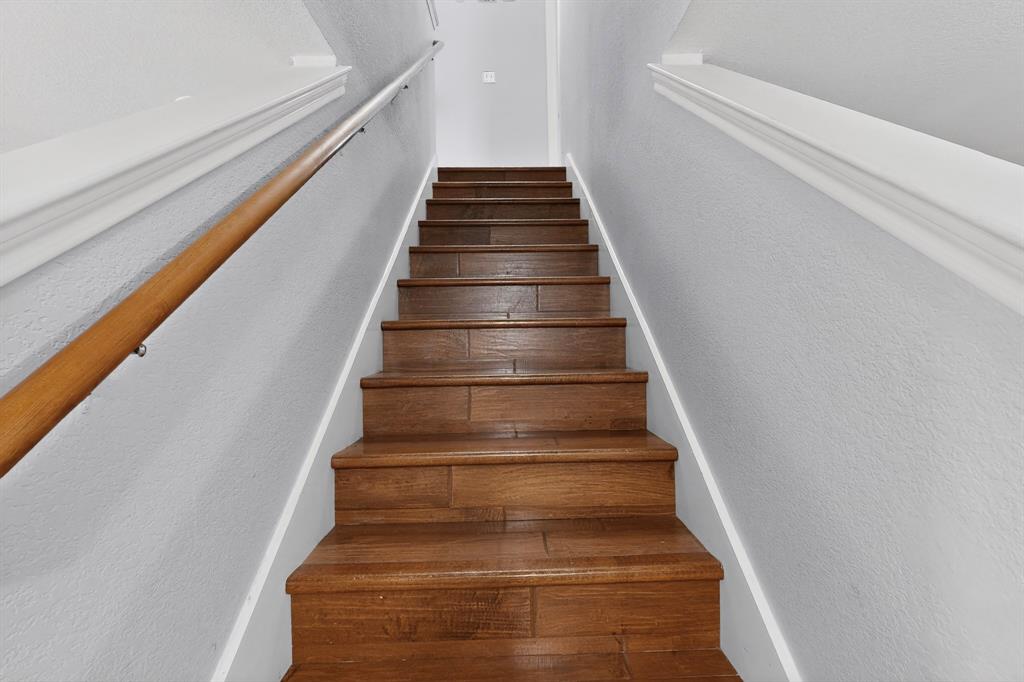 3825 Clay Mathis Road Mesquite, TX 75181 - Photo 16 of 39 a view of entryway