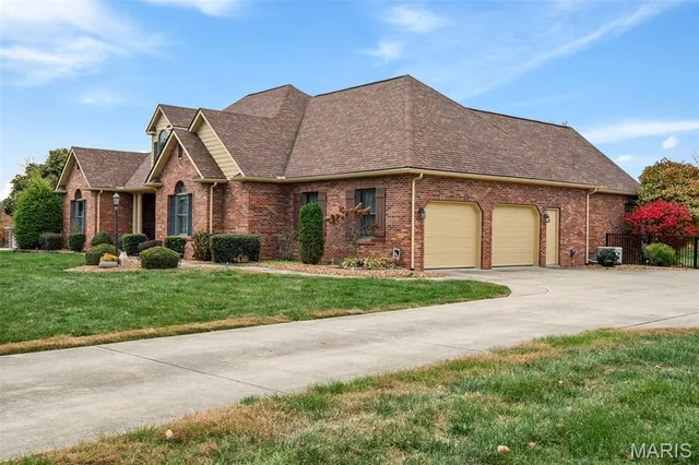 $549,900 | 5755 Briars Landing, Millstadt, IL 62260