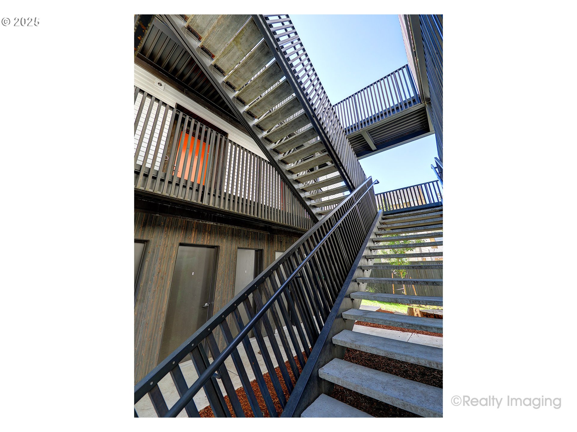9757 Southeast Holgate Boulevard Portland, OR 97266 - Photo 6 of 16 a view of entryway