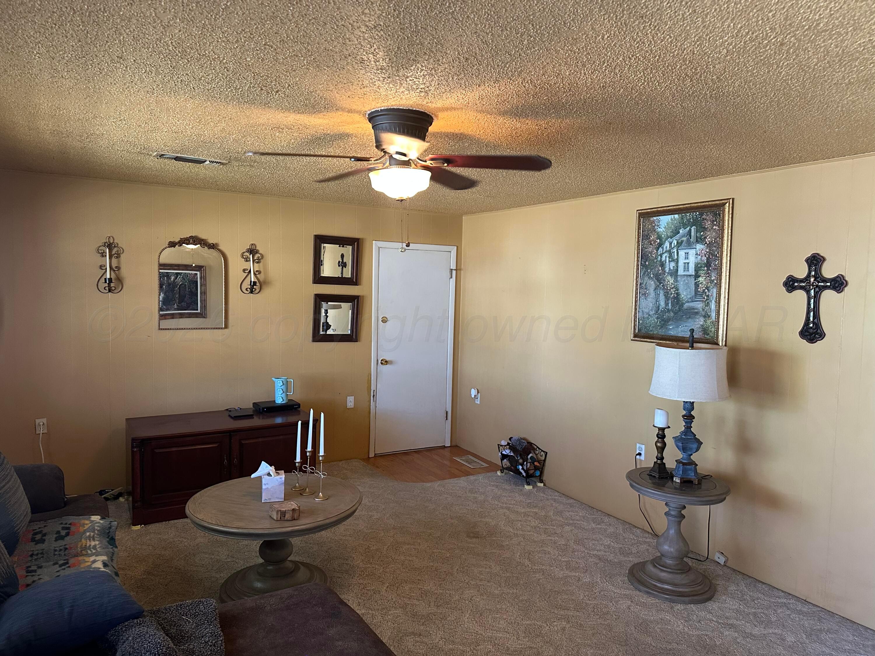 680 Evergreen Street Borger, TX 79007 - Photo 3 of 15 IMG_3884-preview