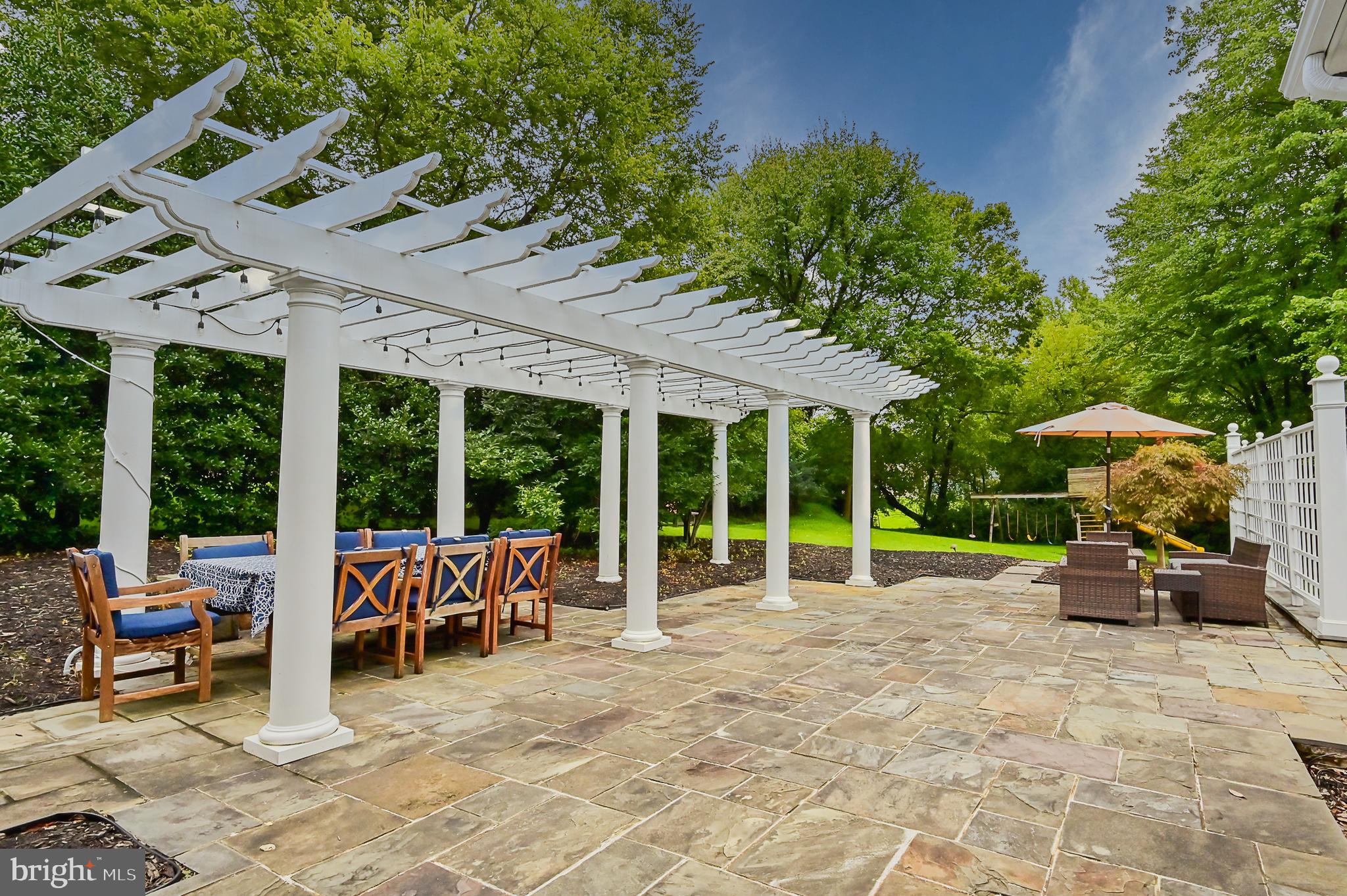 735 Seneca Road Great Falls, VA 22066 - Photo 11 of 45 Gallery Image 11