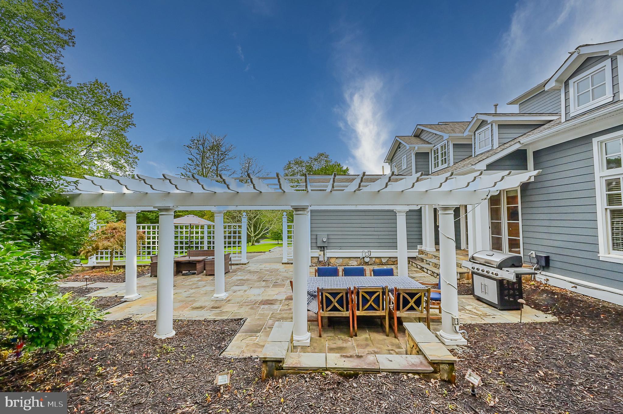 735 Seneca Road Great Falls, VA 22066 - Photo 12 of 45 Gallery Image 12